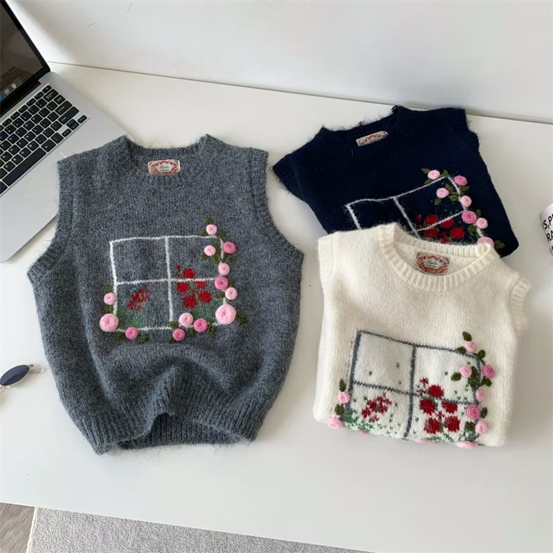 Embroidery Rose - Gilet lavorato a maglia con ricamo