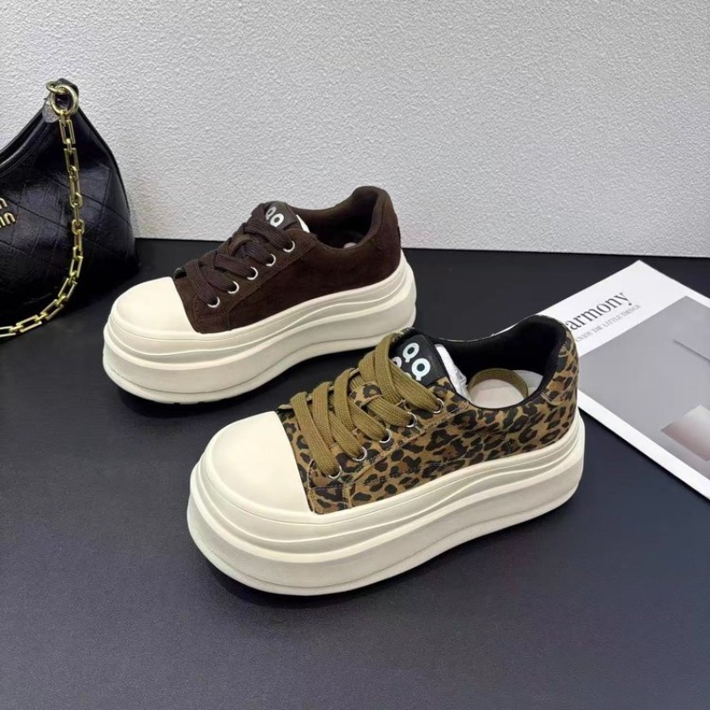 Embroidery Garments - Sneakers con suola spessa e motivo