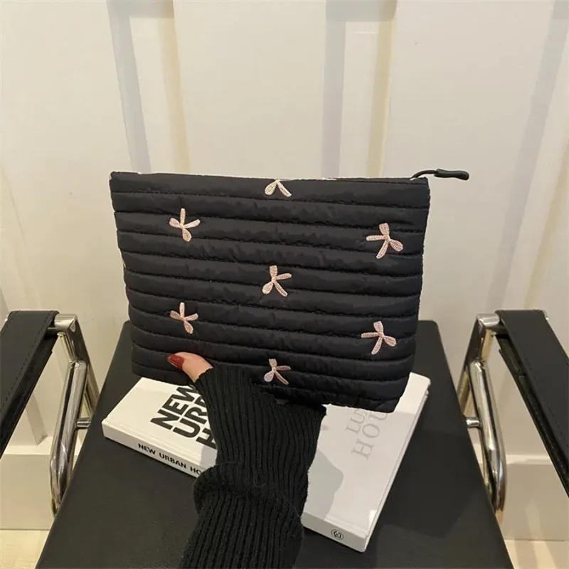 Borsa per il Trucco Carina con - Embroidery Bag recensione e prezzo