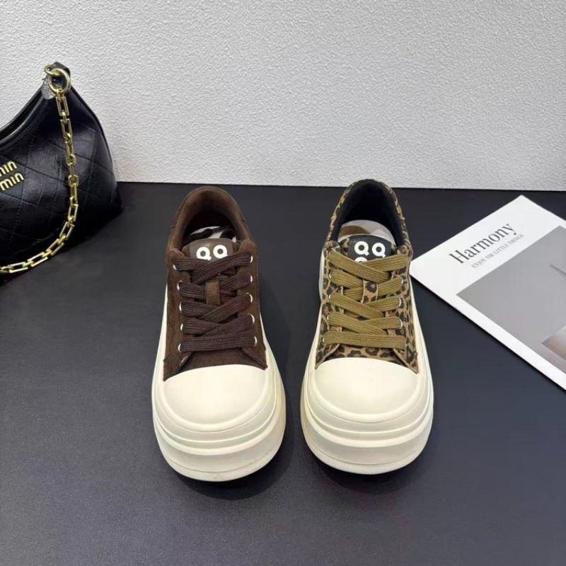 Sneakers con suola spessa e mo - Embroidery Garments recensione e prezzo