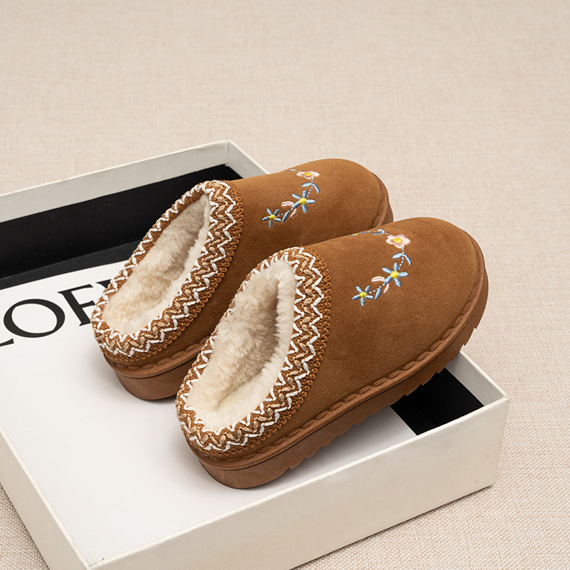 Pantofole invernali per bambin - Embroidery Online recensione e prezzo